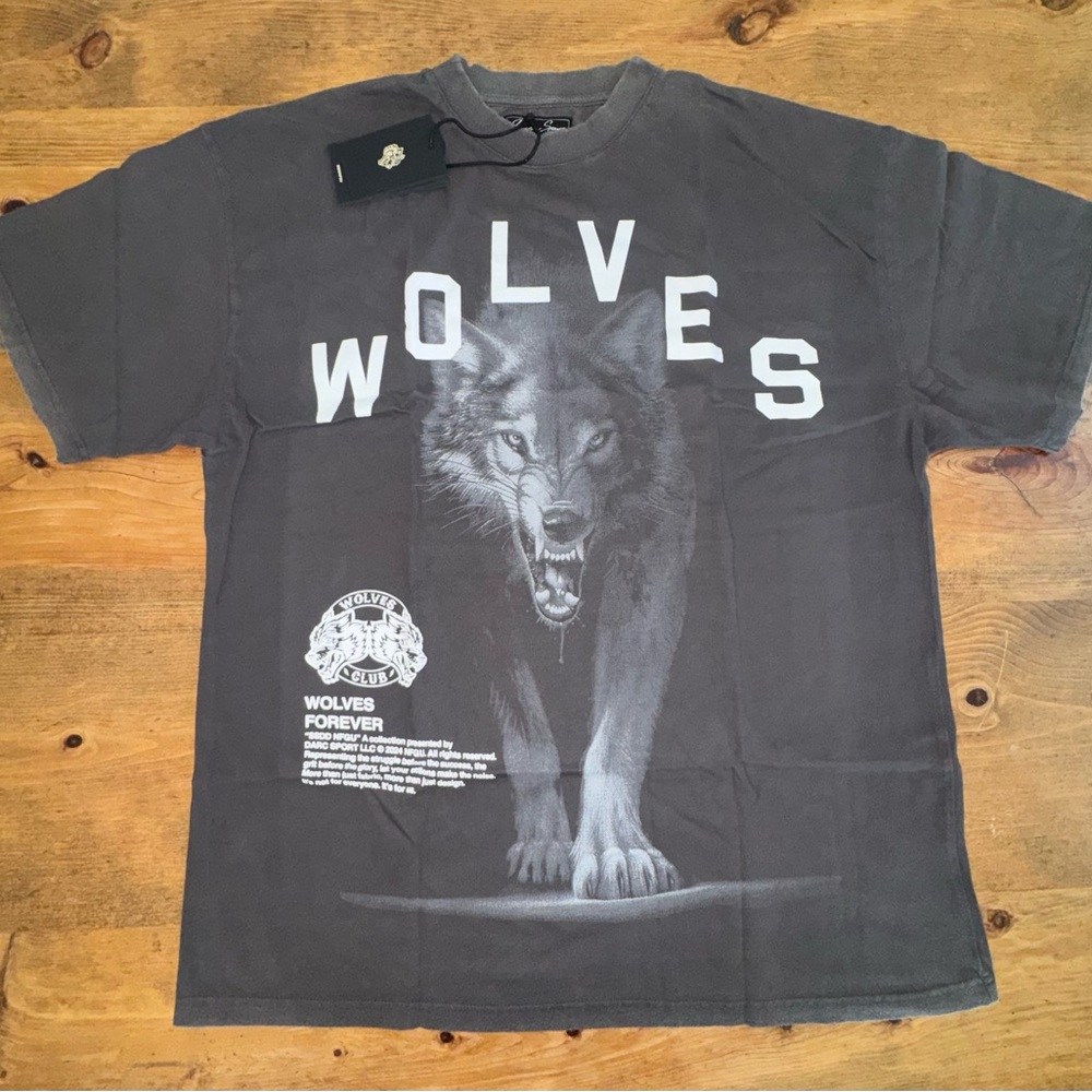 Darc Sport In The Shadows Premium Vintage Tee Wolf Gray Men's T-Shirt Size L